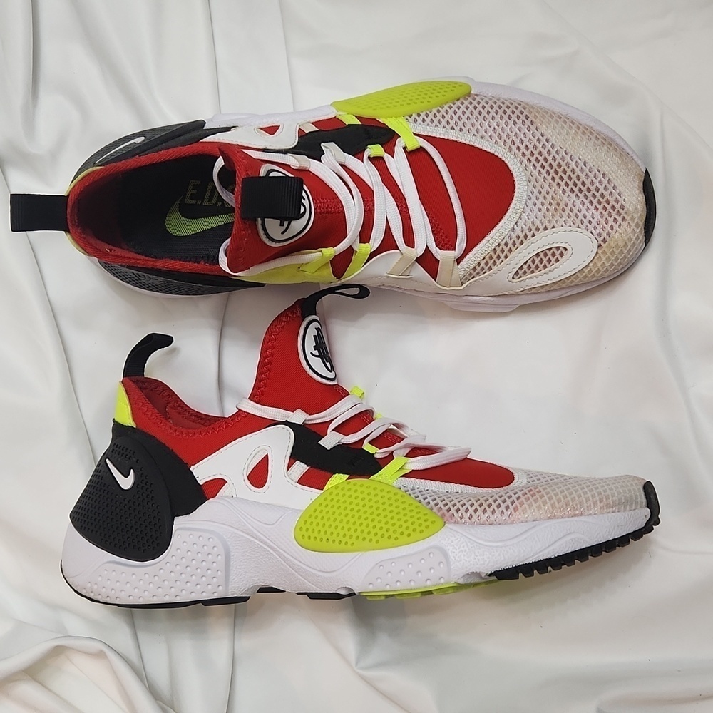 Nike Huarache E.D.G.E TXT White Black Red Mesh Volt Athletic Sneakers (M Size 8)